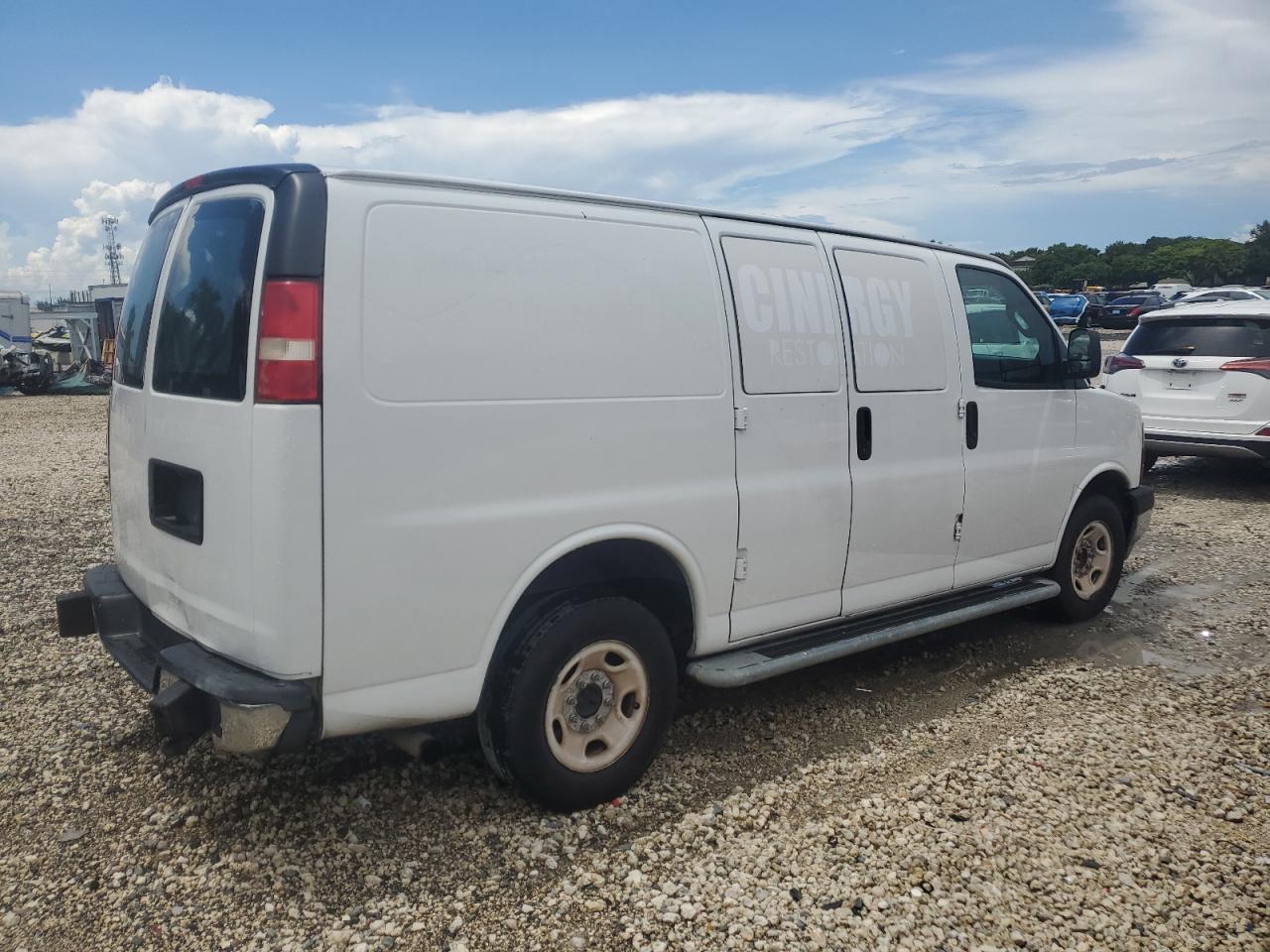 2017 GMC Savana G2500 - Image 3