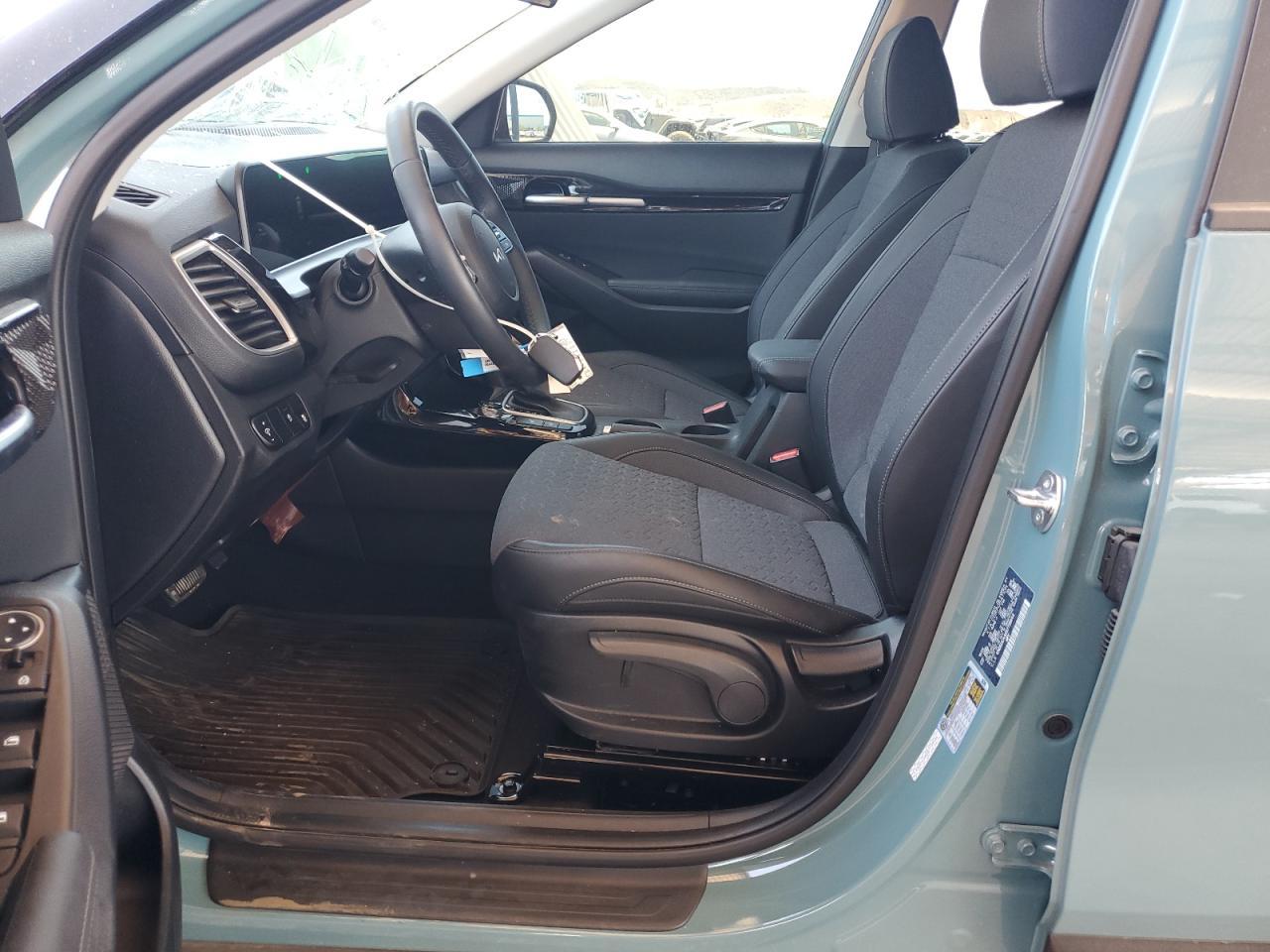 2025 Kia Seltos S - Image 7