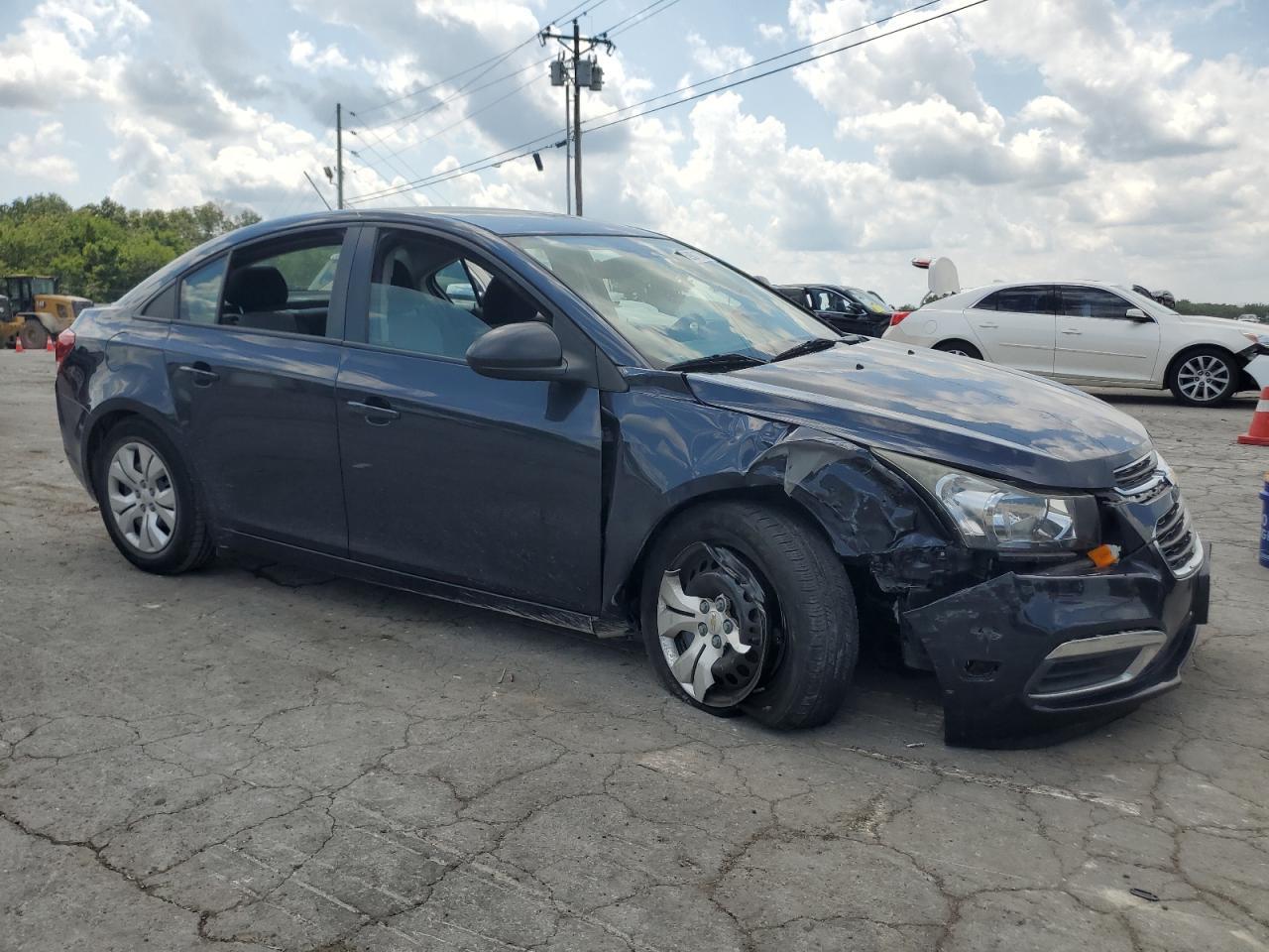 2015 Chevrolet Cruze Ls - Image 4