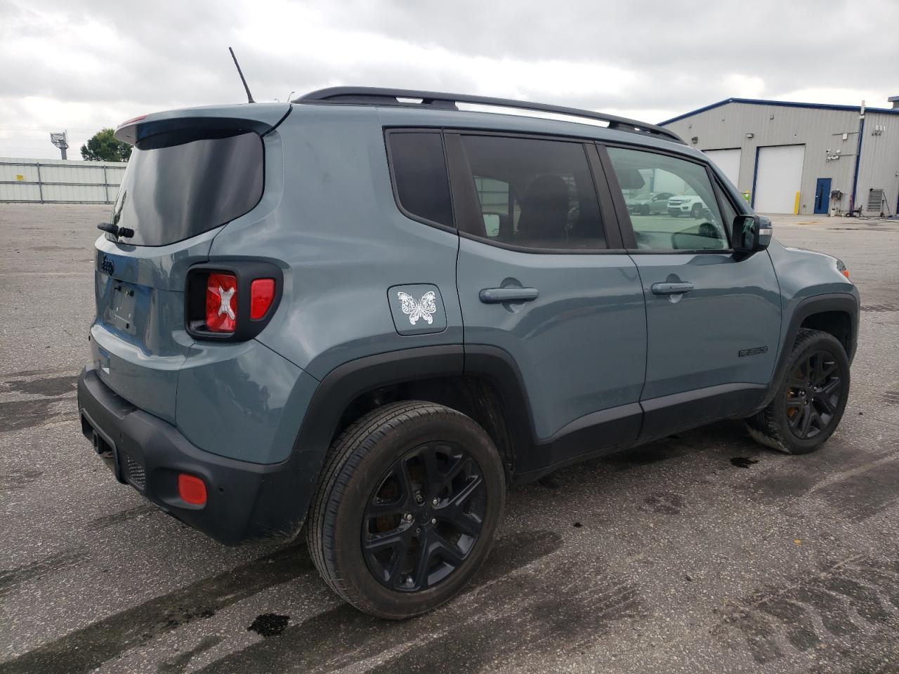 2018 Jeep Renegade Latitude - Image 3