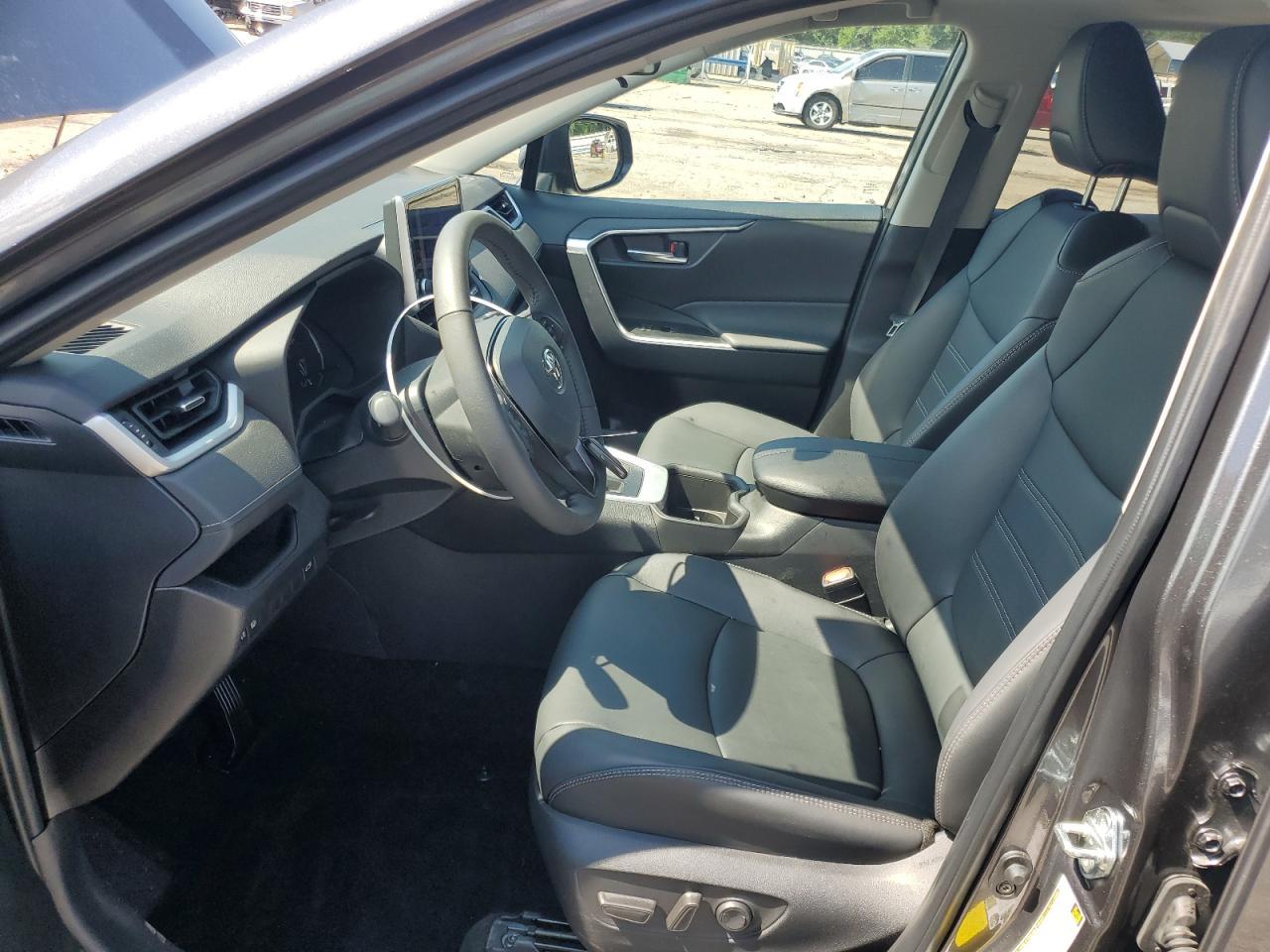 2025 Toyota Rav4 Xle Premium - Image 7