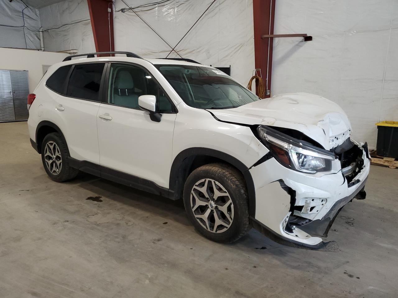 2020 Subaru Forester Premium - Фото 4