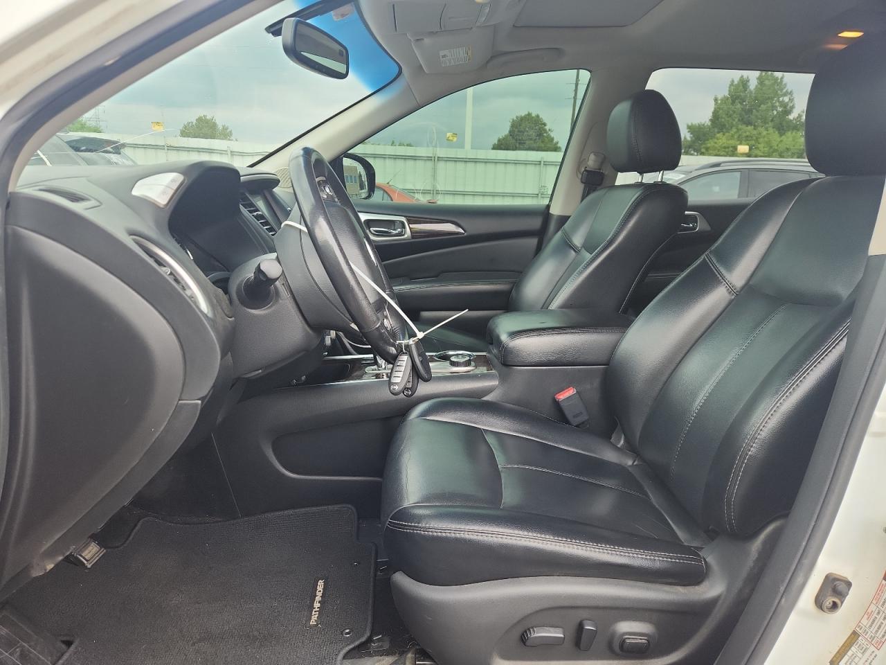 2014 Nissan Pathfinder S - Image 7