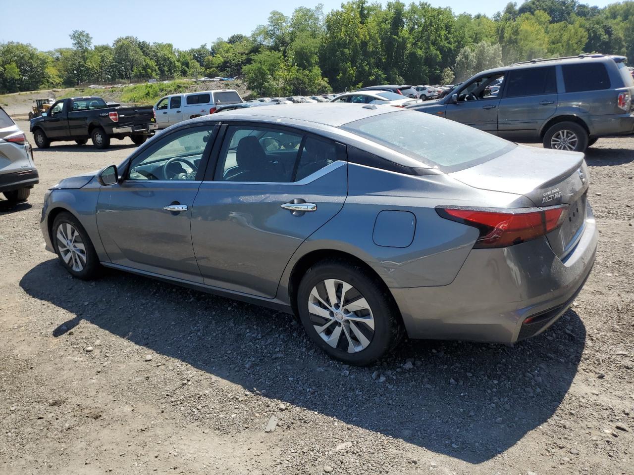 2020 Nissan Altima S - Image 2