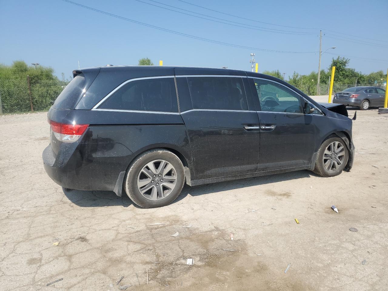 2014 Honda Odyssey Touring - Image 3