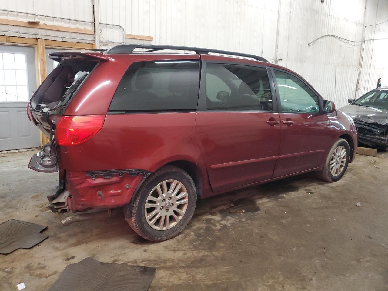 2010 Toyota Sienna Xle - Фото 3