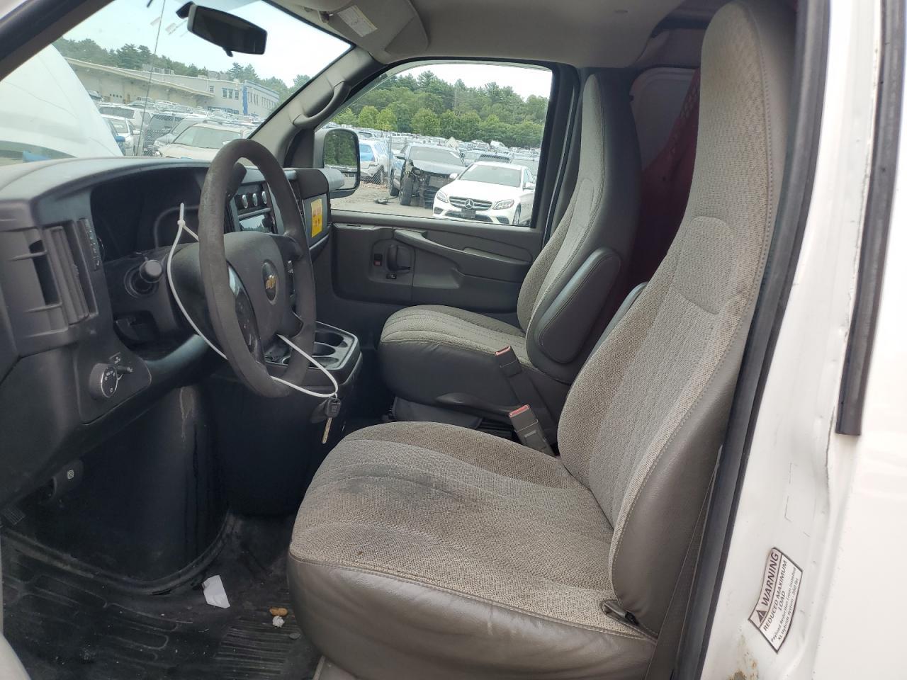 2015 Chevrolet Express G2500 - Фото 7