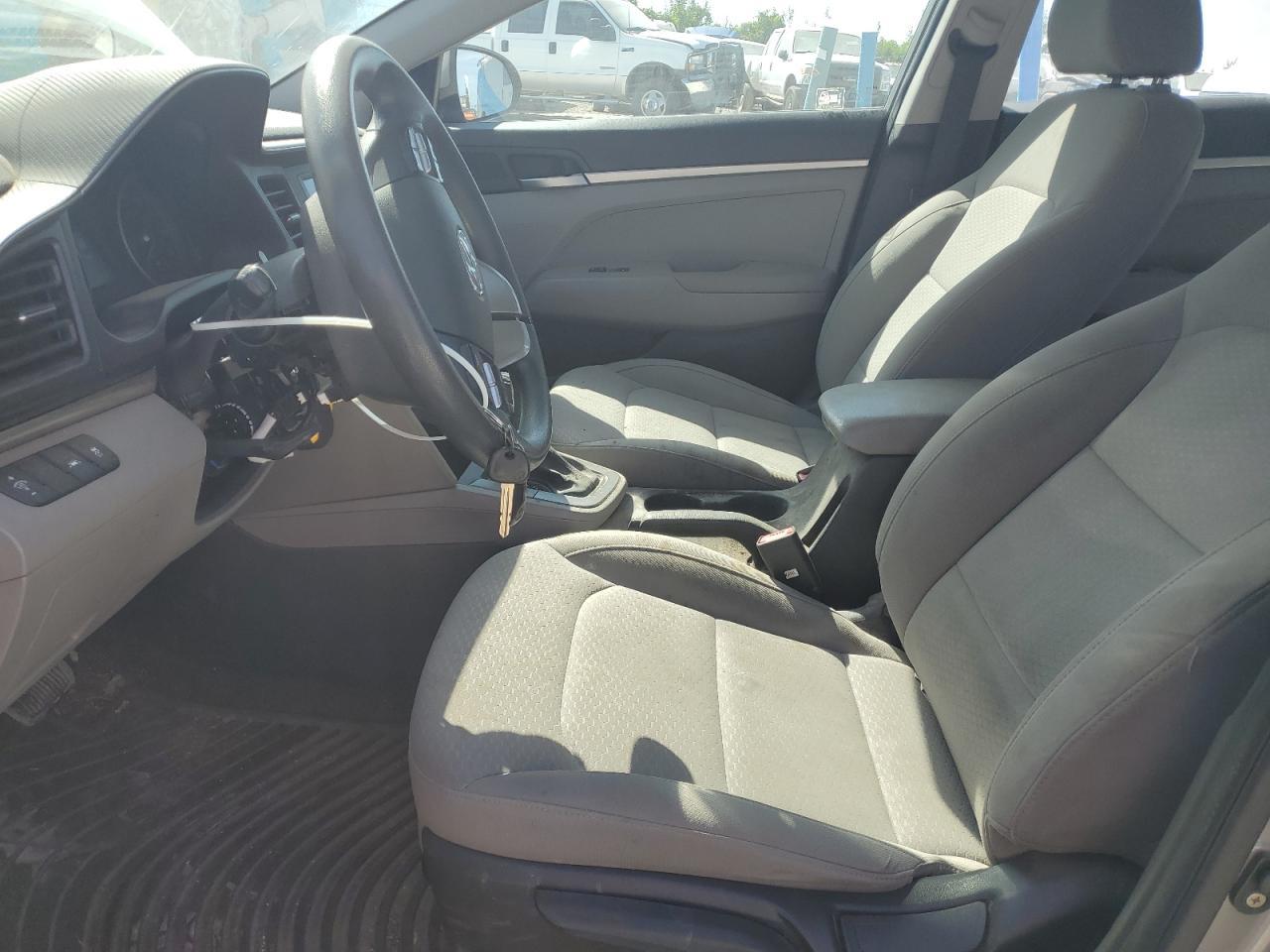 2020 Hyundai Elantra Se - Фото 7