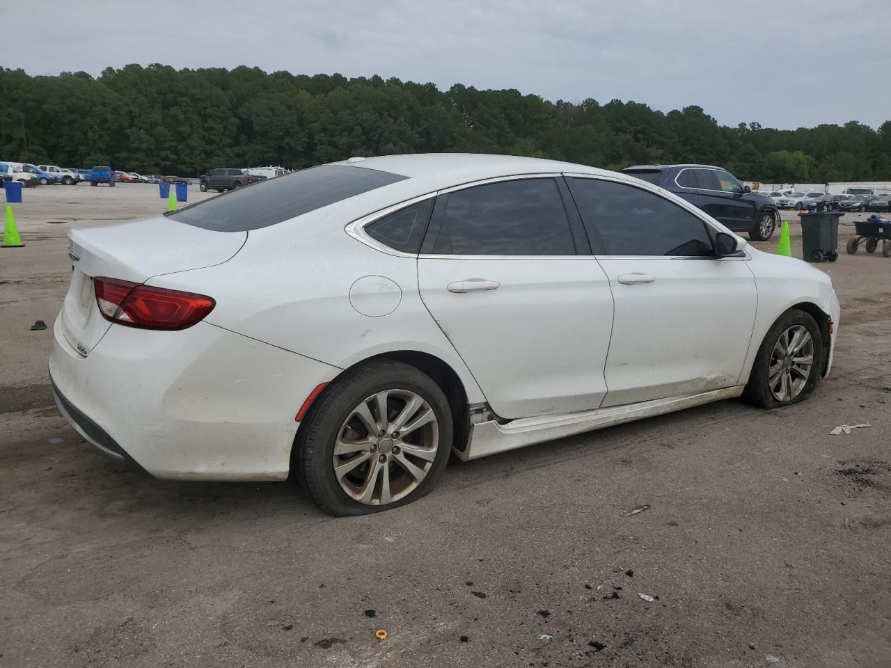 2015 Chrysler 200 Limited - Image 3