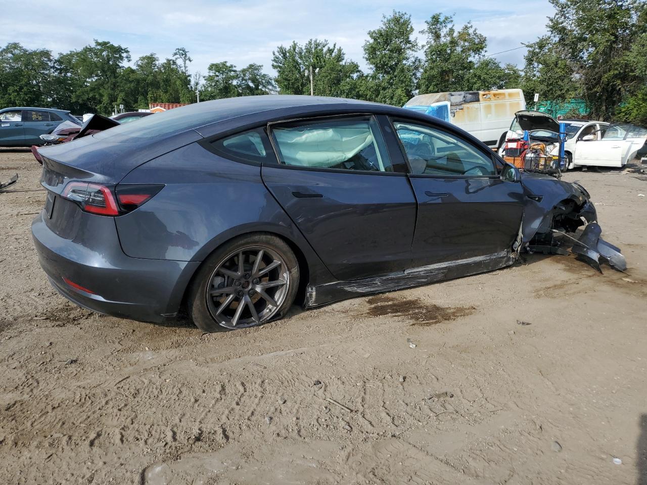 2023 Tesla Model 3 - Фото 3
