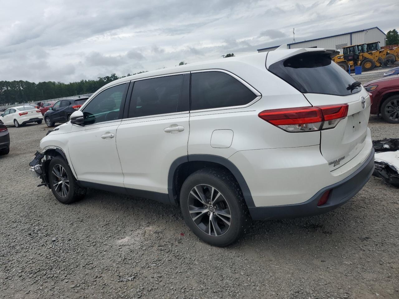 2019 Toyota Highlander Le - Фото 2