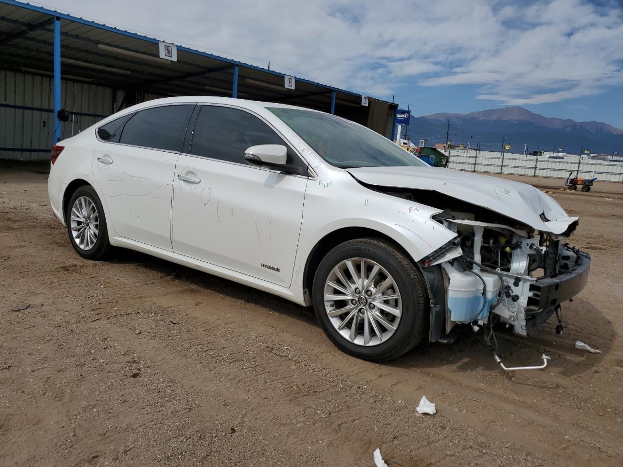 2018 Toyota Avalon Hybrid - Image 4