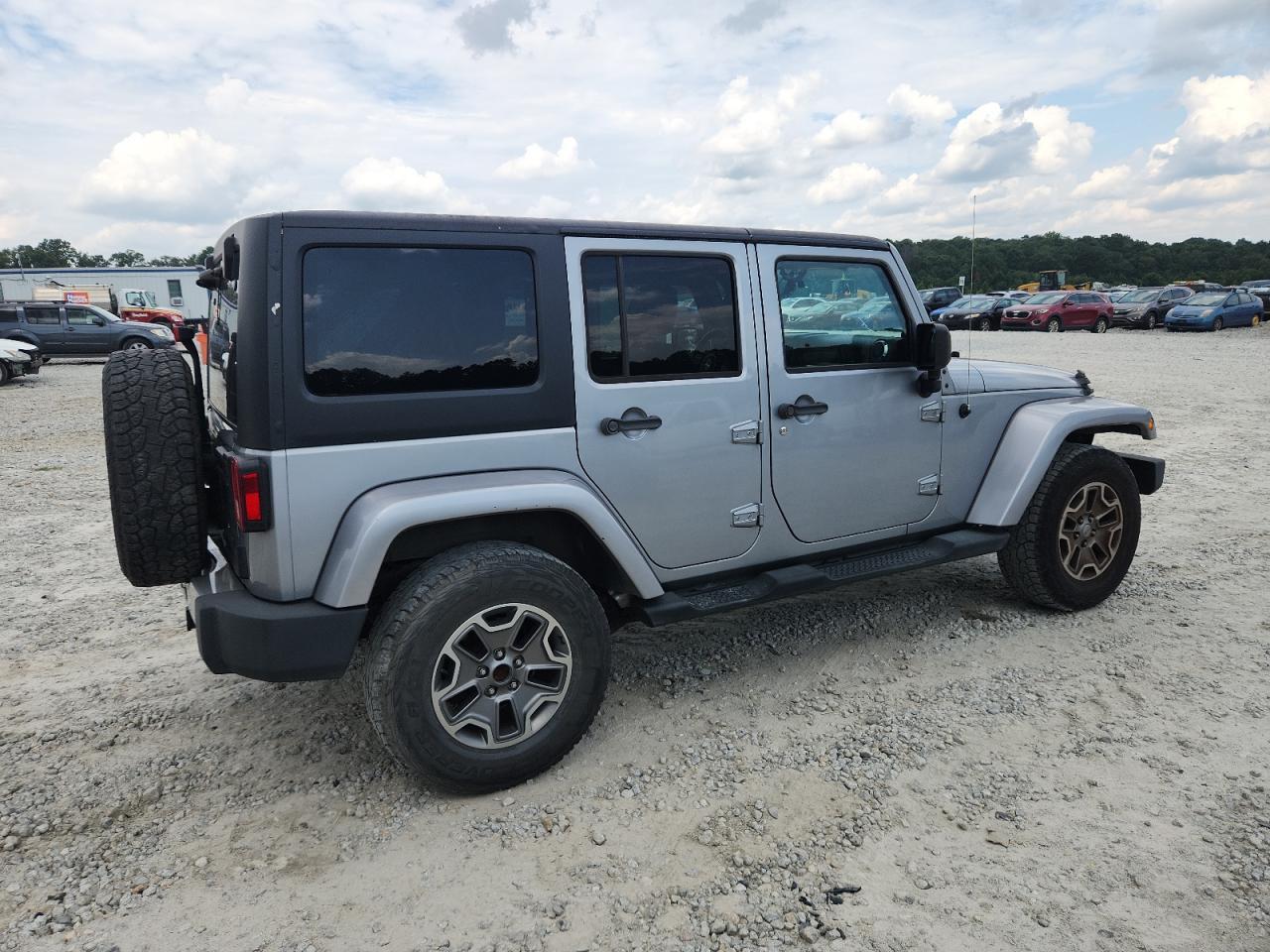 2013 Jeep Wrangler Unlimited Sahara - Фото 3