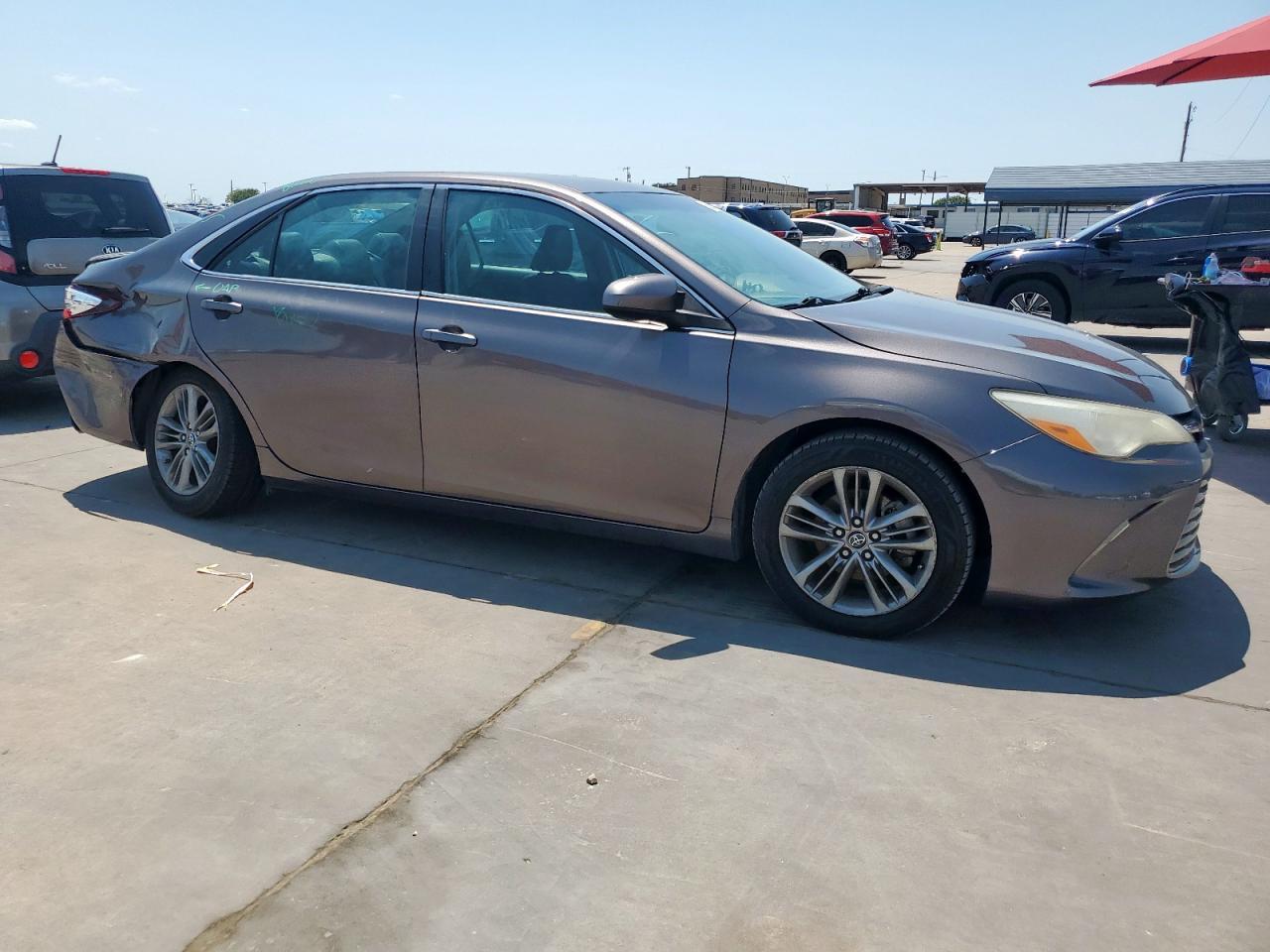 2015 Toyota Camry Le - Фото 4
