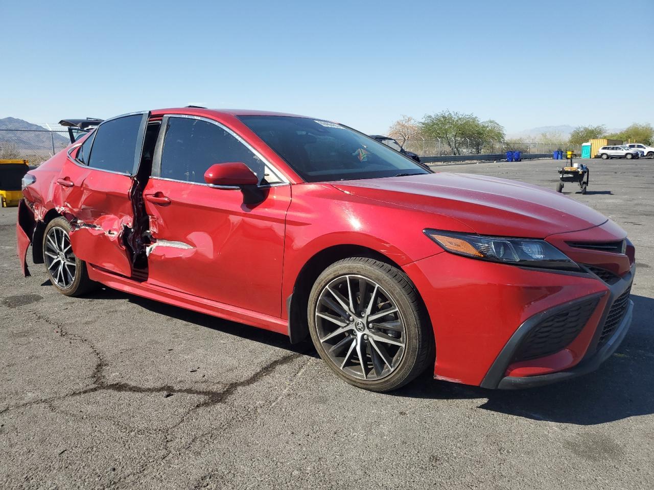 2022 Toyota Camry Se - Image 4