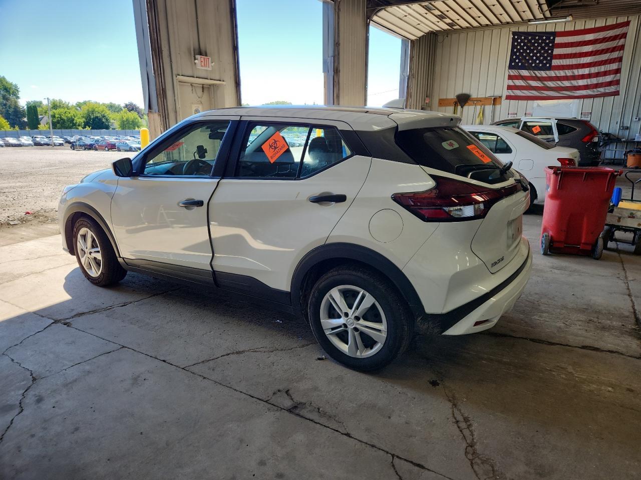 2023 Nissan Kicks S - Фото 2