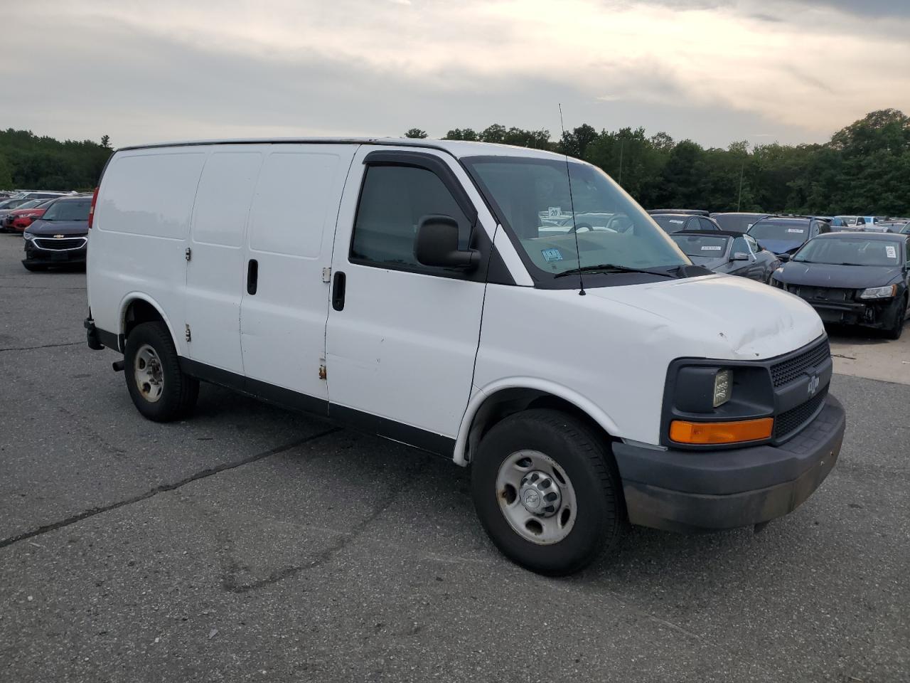 2015 Chevrolet Express G2500 - Фото 4
