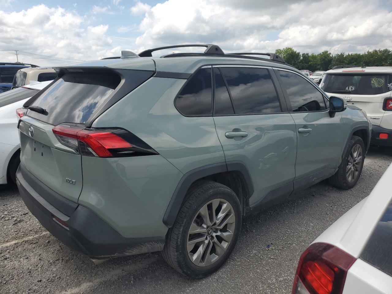 2019 Toyota Rav4 Xle Premium - Image 3