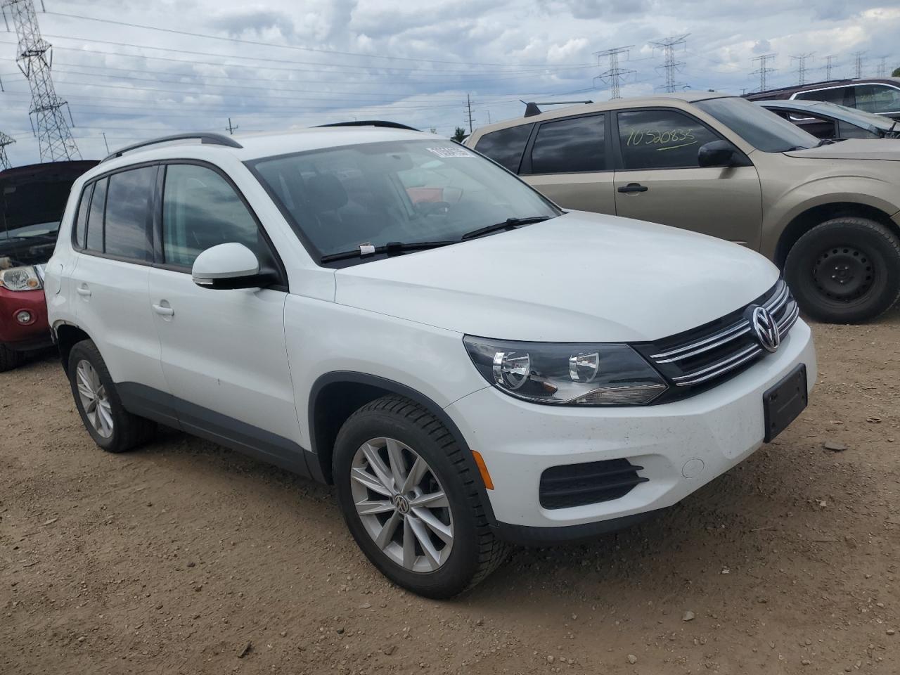2017 Volkswagen Tiguan S - Фото 4
