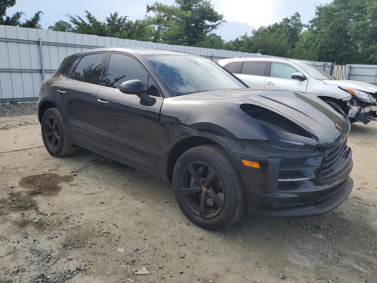 2021 Porsche Macan - Image 4