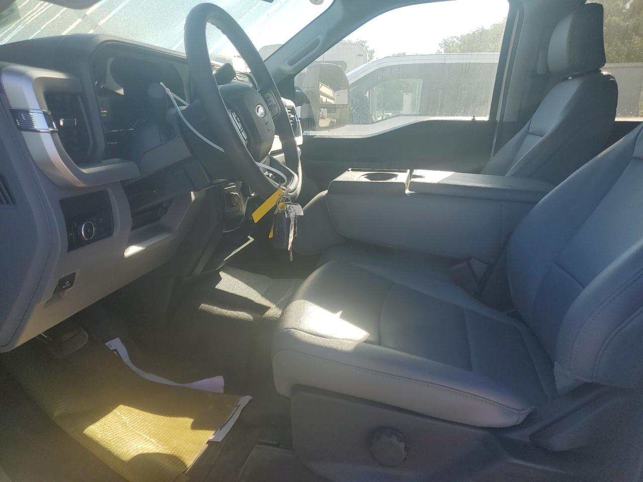 2023 Ford F550 Super Duty Super Duty - Фото 7