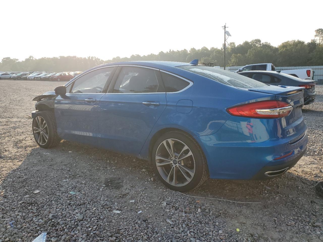 2020 Ford Fusion Titanium - Фото 2