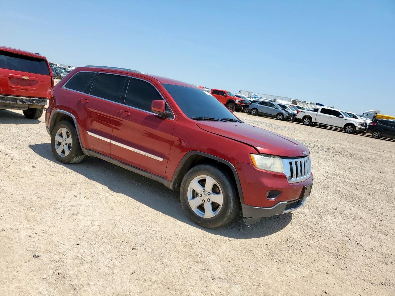 2012 Jeep Grand Cherokee Laredo - Image 4