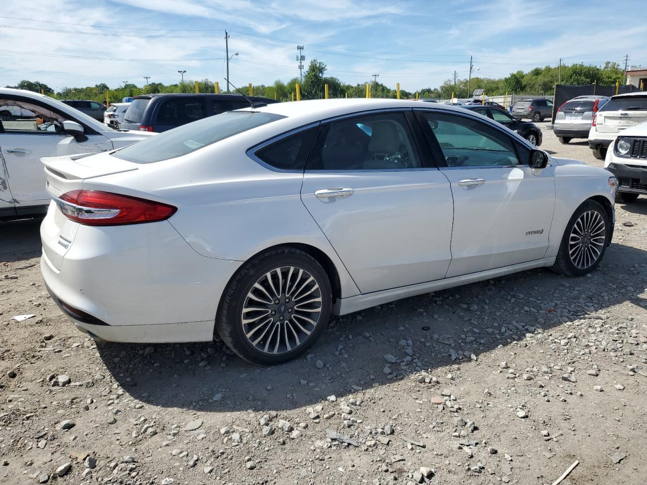 2017 Ford Fusion Titanium Hev - Image 3