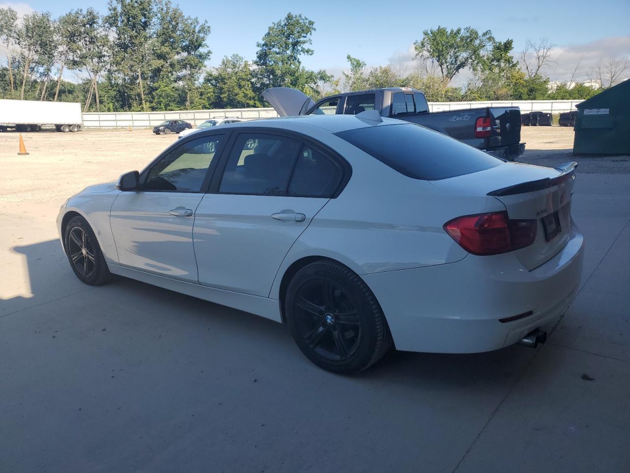 2013 BMW 328 Xi - Фото 2
