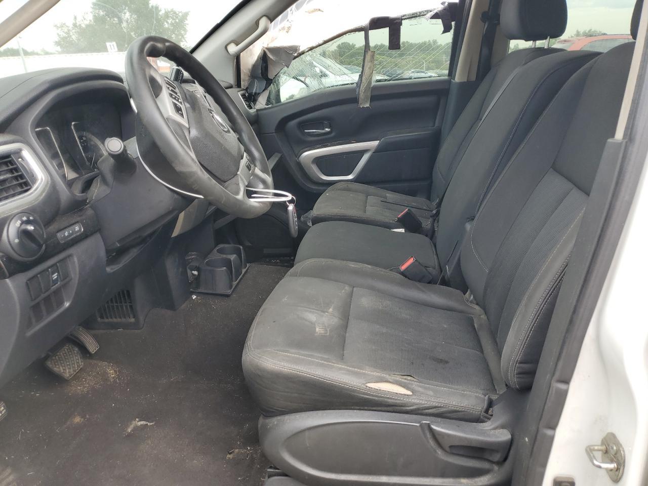 2017 Nissan Titan Sv - Image 7