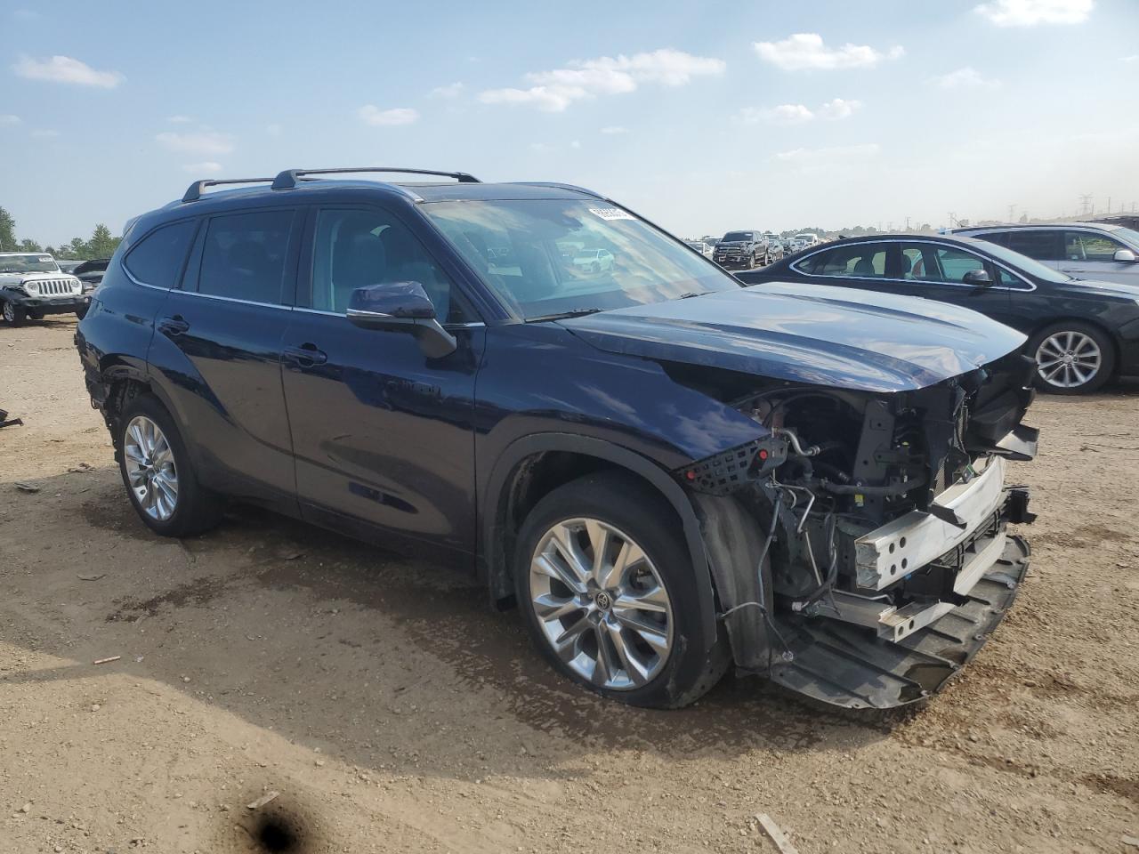 2021 Toyota Highlander Hybrid Limited - Image 4