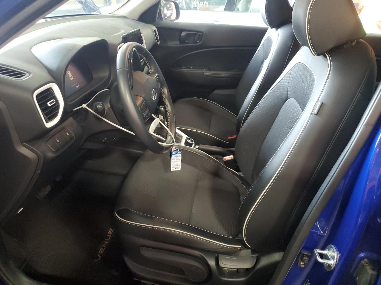 2023 Hyundai Venue Sel - Image 7