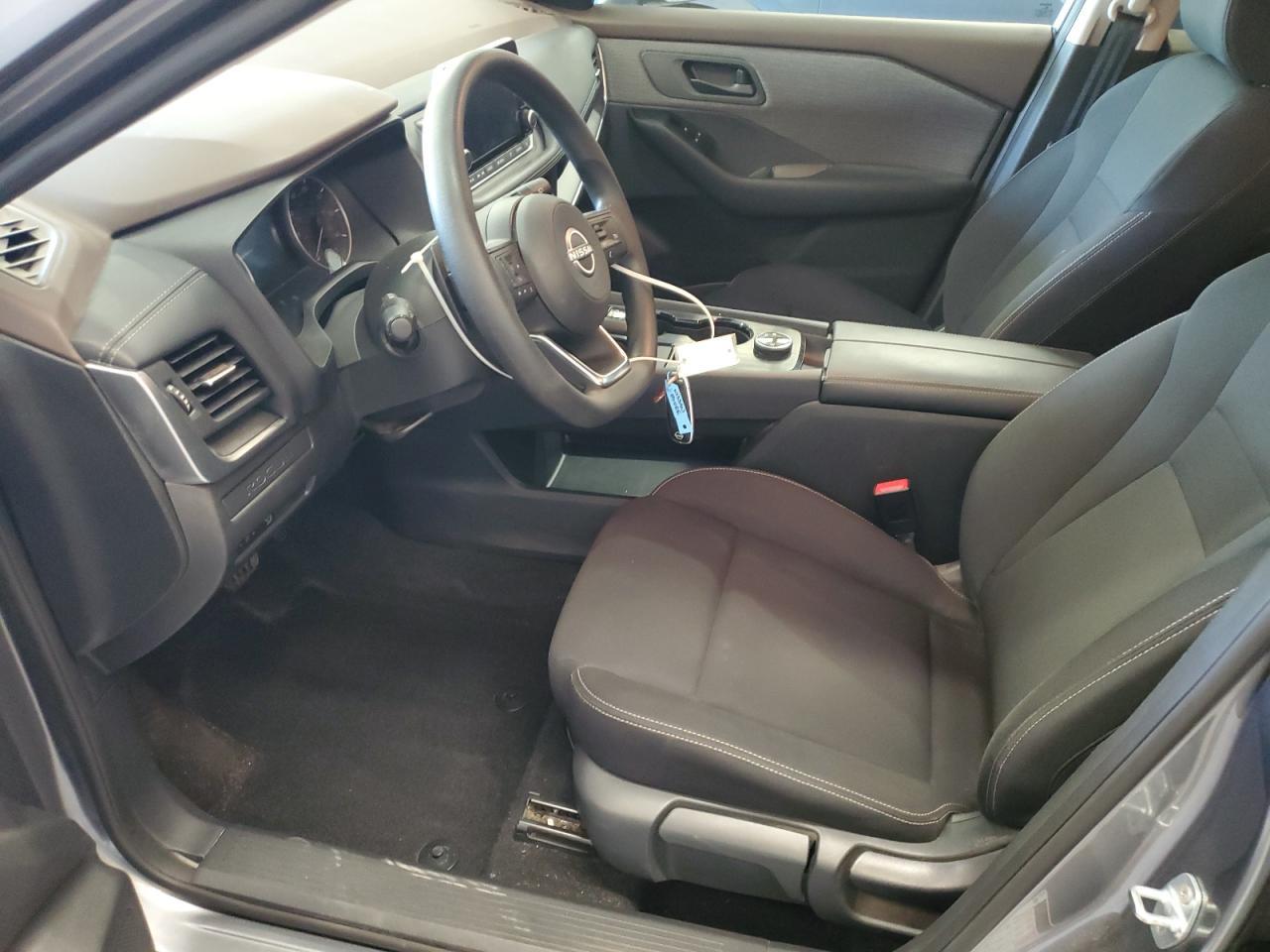 2023 Nissan Rogue S - Image 7