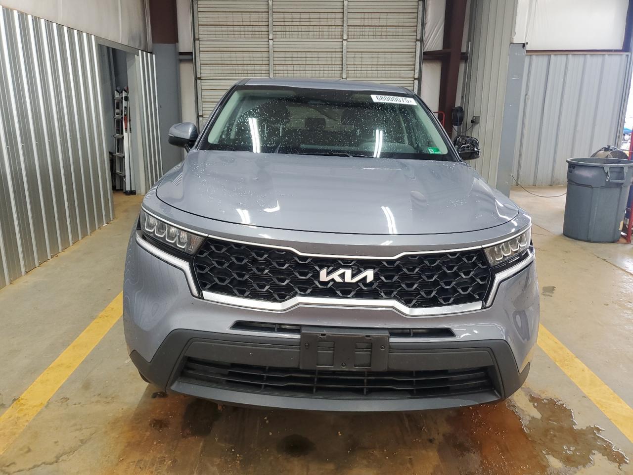 2023 Kia Sorento Lx - Image 5