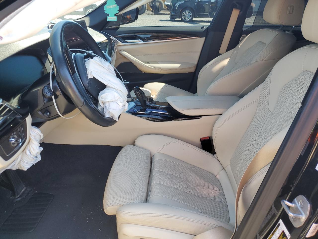 2022 BMW 530 Xi - Image 7