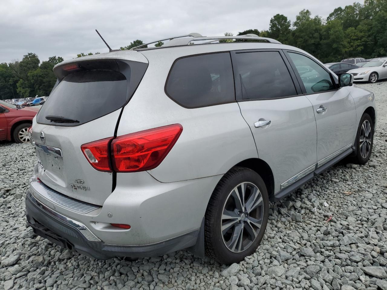 2017 Nissan Pathfinder S - Фото 3
