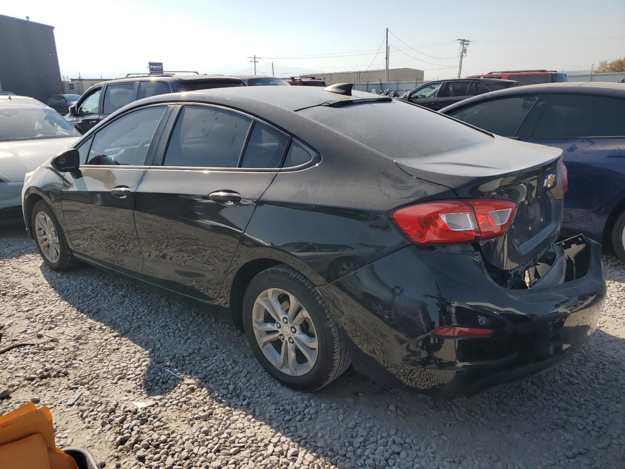 2019 Chevrolet Cruze Ls - Фото 2