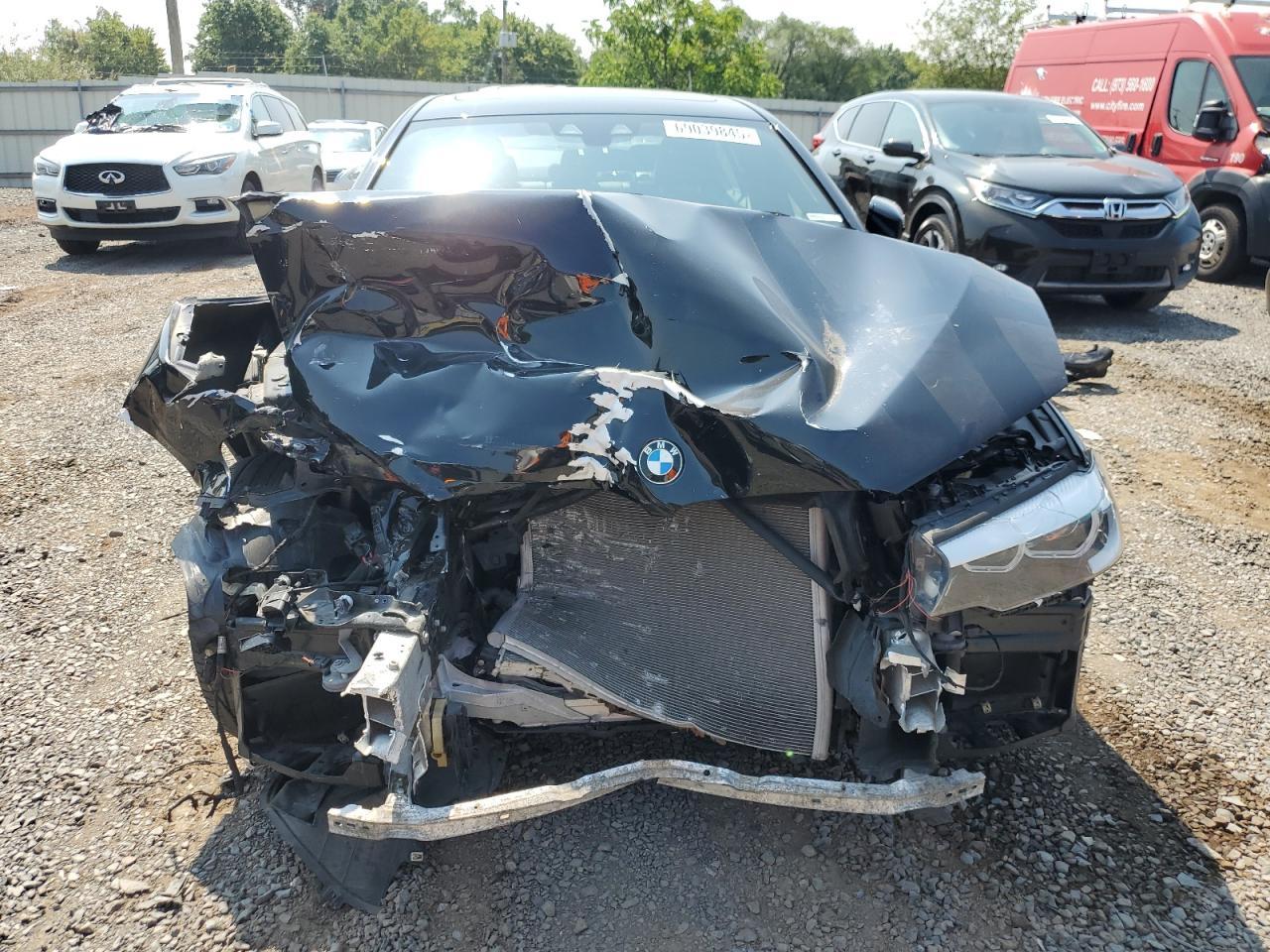 2019 BMW 530 Xi - Image 5