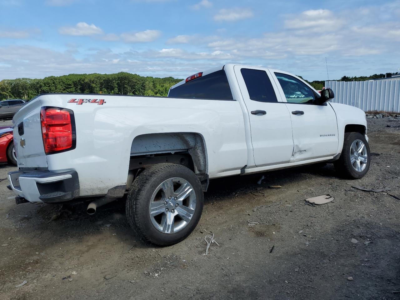 2018 Chevrolet Silverado K1500 Custom - Фото 3