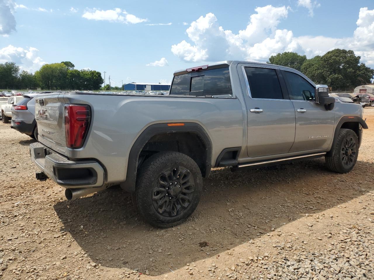 2025 GMC Sierra K2500 Denali - Image 3