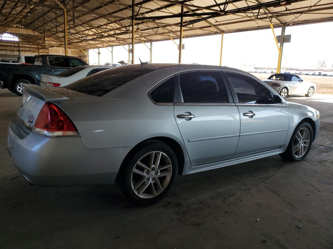 2010 Chevrolet Impala Ltz - Image 3