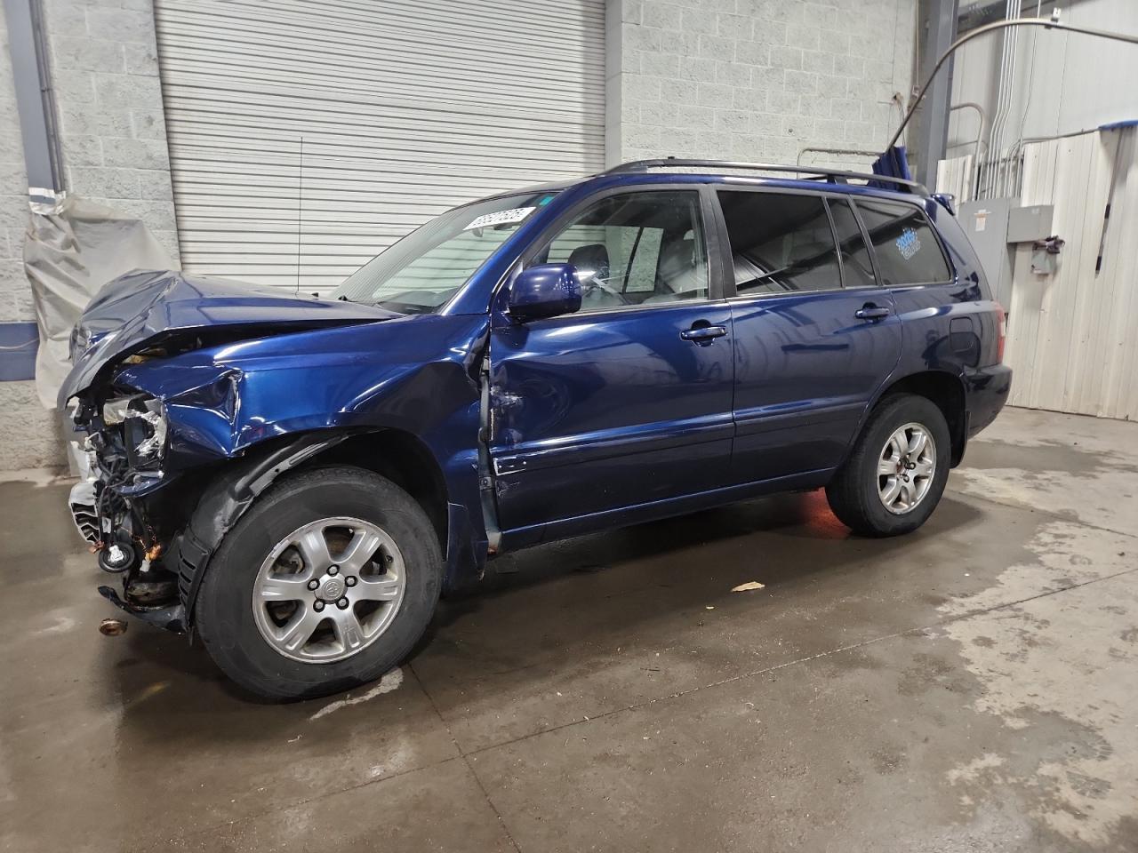 2004 Toyota Highlander Base
