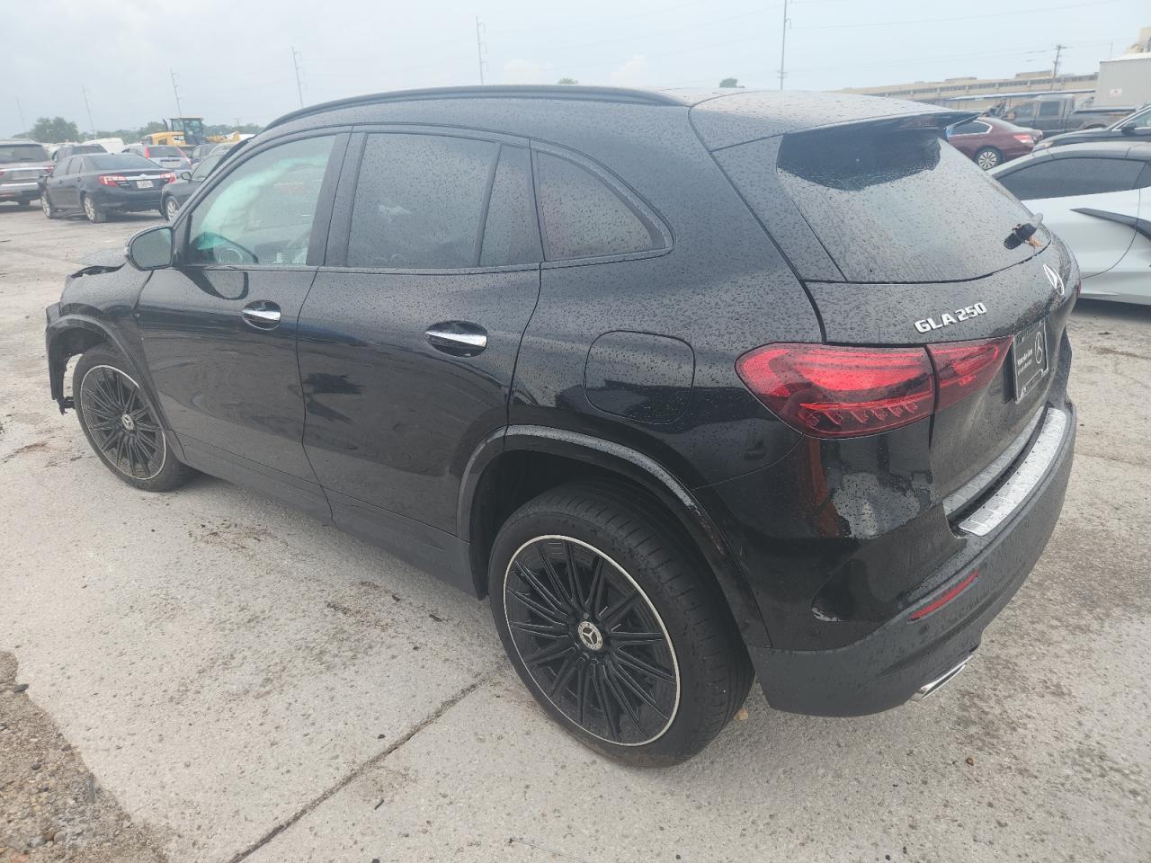 2025 Mercedes-Benz Gla 250 - Image 2