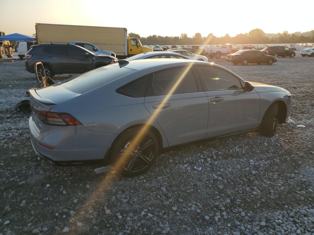 2024 Honda Accord Hybrid Sport-L - Фото 3