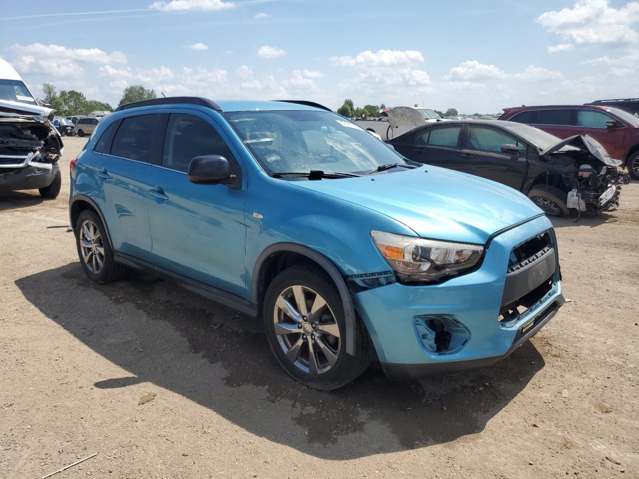 2013 Mitsubishi Outlander Sport Le - Image 4