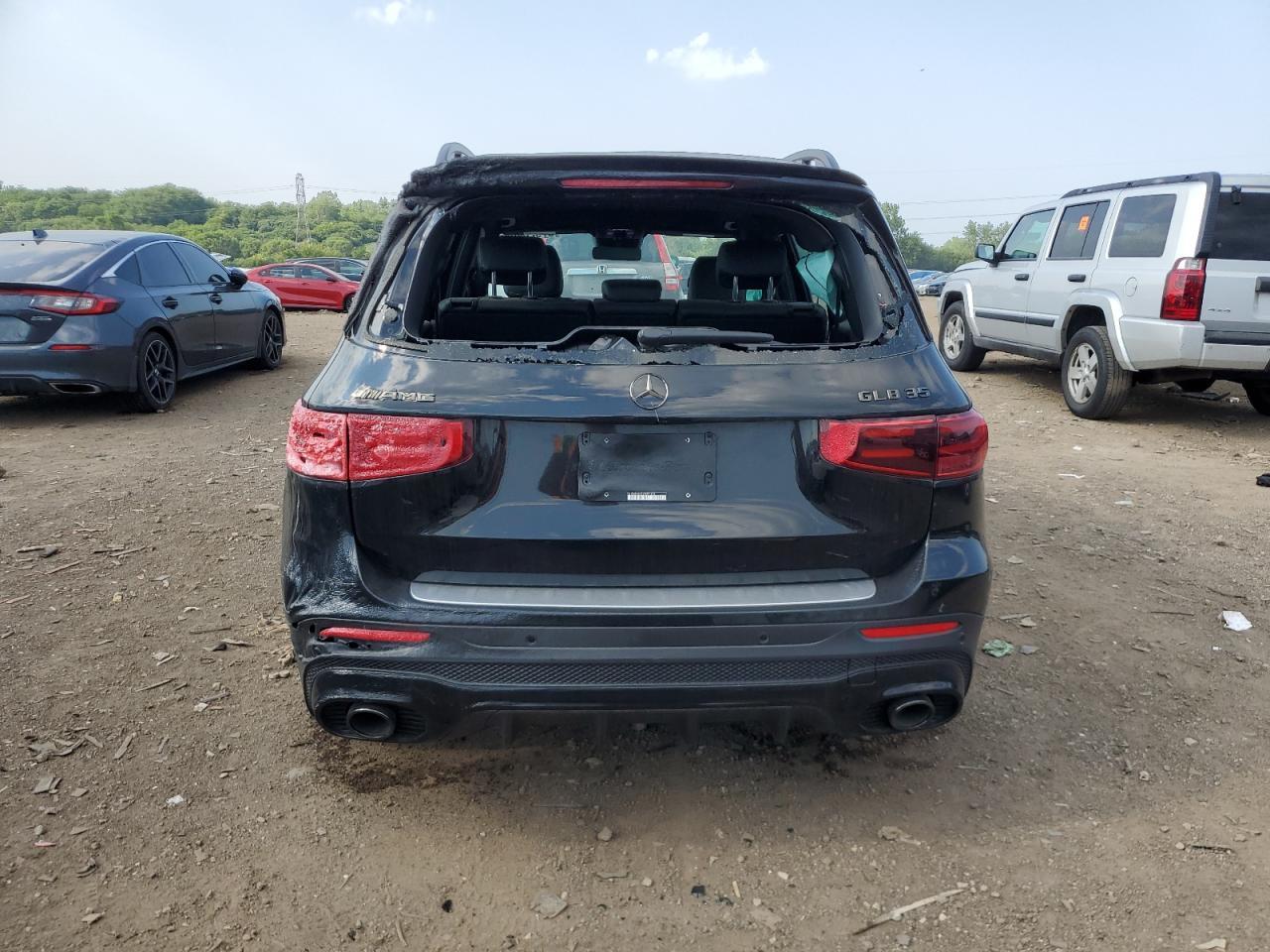 2025 Mercedes-Benz Glb Amg 35 4Matic - Image 6