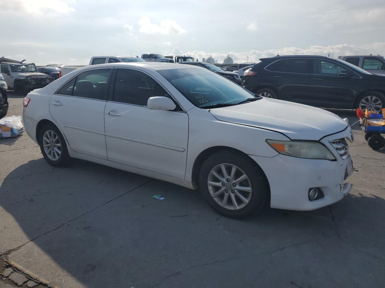 2011 Toyota Camry Se - Image 4