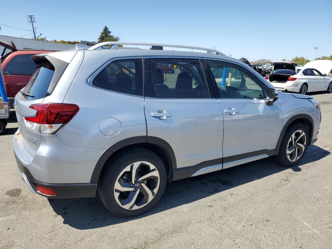 2022 Subaru Forester Touring - Image 3