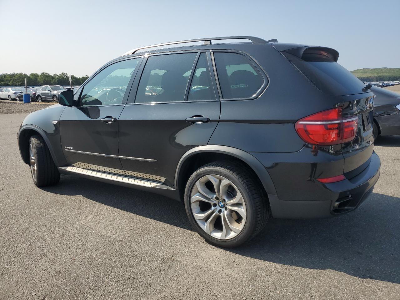 2013 BMW X5 xDrive50I - Фото 2