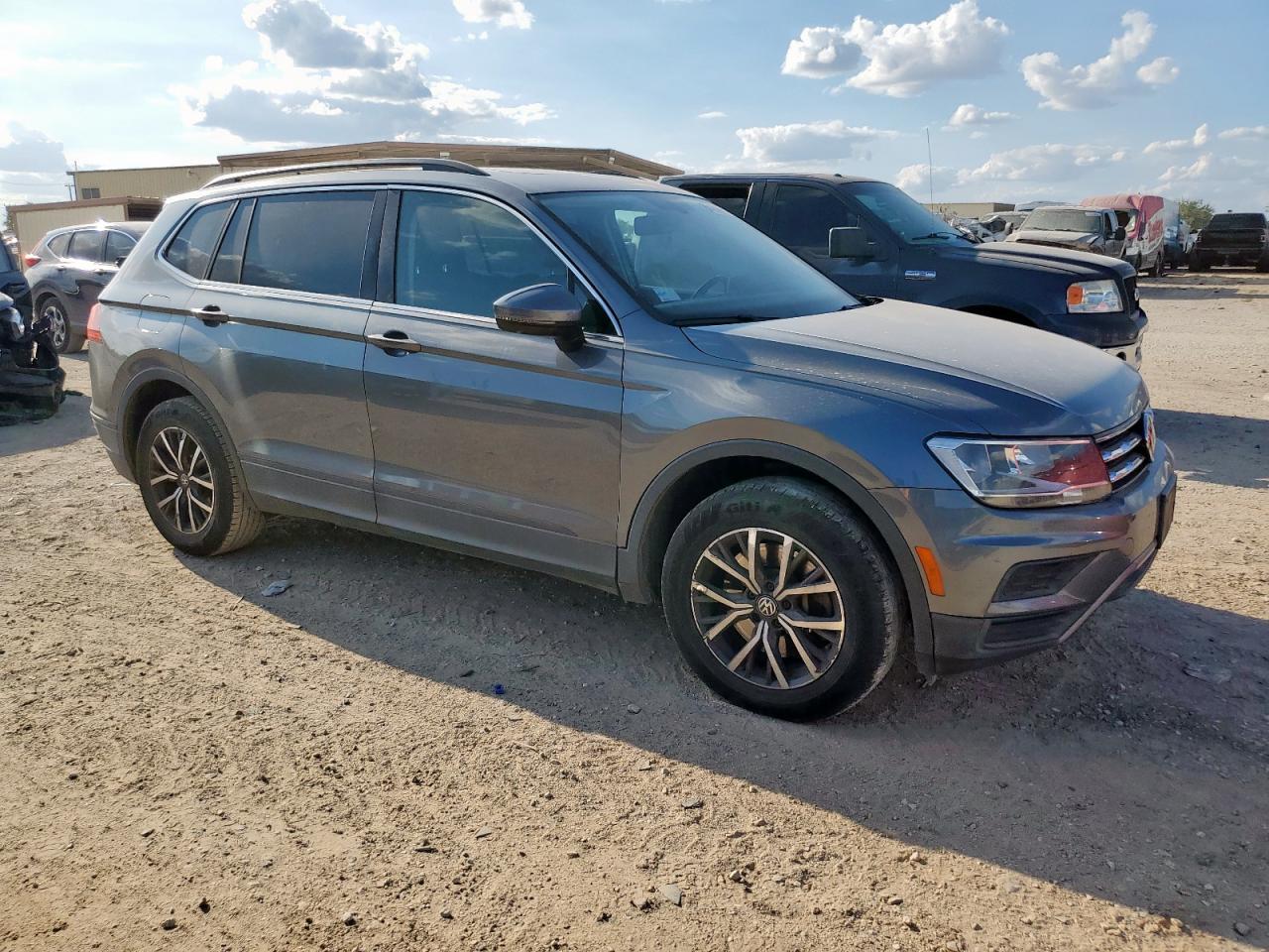 2019 Volkswagen Tiguan Se - Image 4